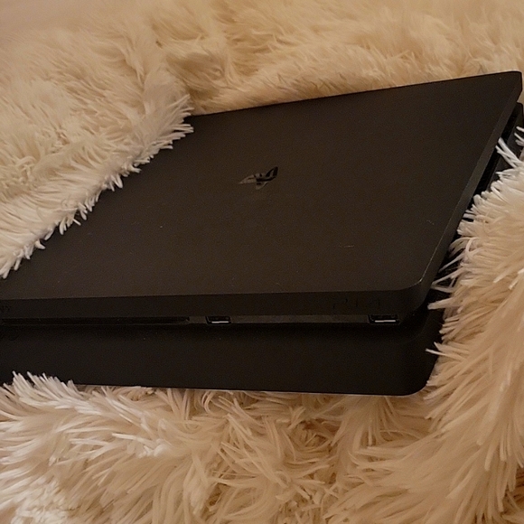 Playstation 4 thin 1tb